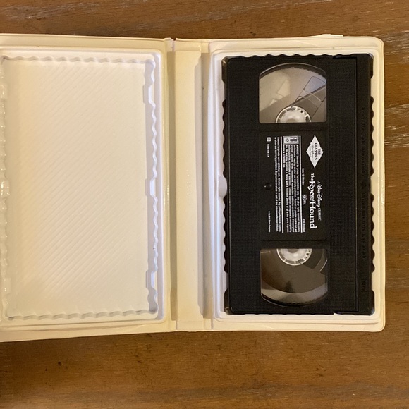 1994 Original Vintage Walt Disney's Black Diamond "The Fox and the Hound" VHS - Picture 4 of 10
